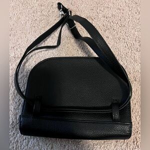 THIRTYONE Converible Belt Bag. Black